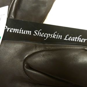 NWT, Leather gloves w/premium sheepskin
